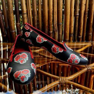 Alexander McQueen black and red rose print leather slip on flat shoes size 39.5